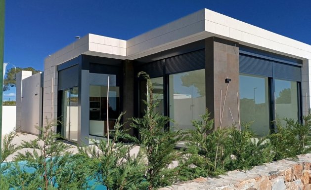 Chalet - Nueva construcción - Pilar de La Horadada - Pilar de La Horadada