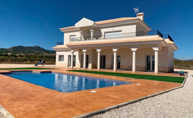 Chalet - Nueva construcción - Pinoso - Pinoso