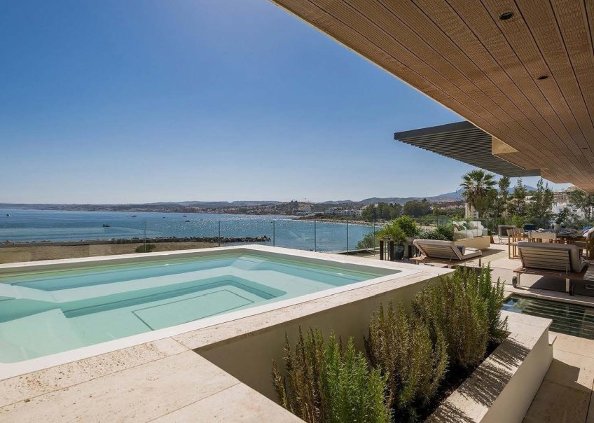 Neuf - APPARTEMENT  - Estepona