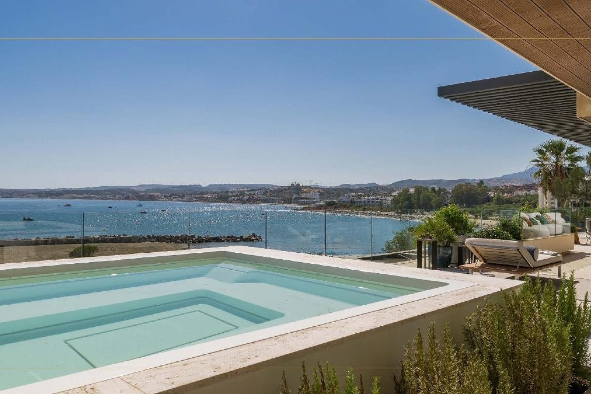 Neuf - APPARTEMENT  - Estepona