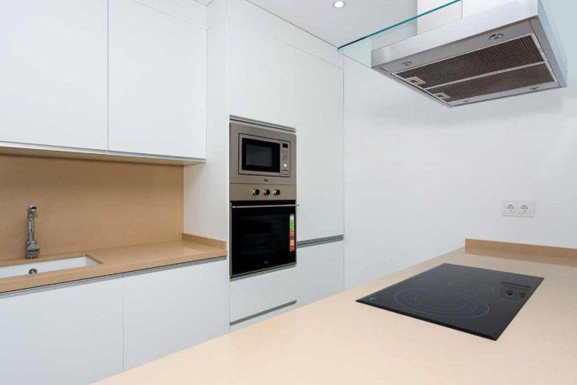 New Build - TOWNHOUSE - Daya Nueva