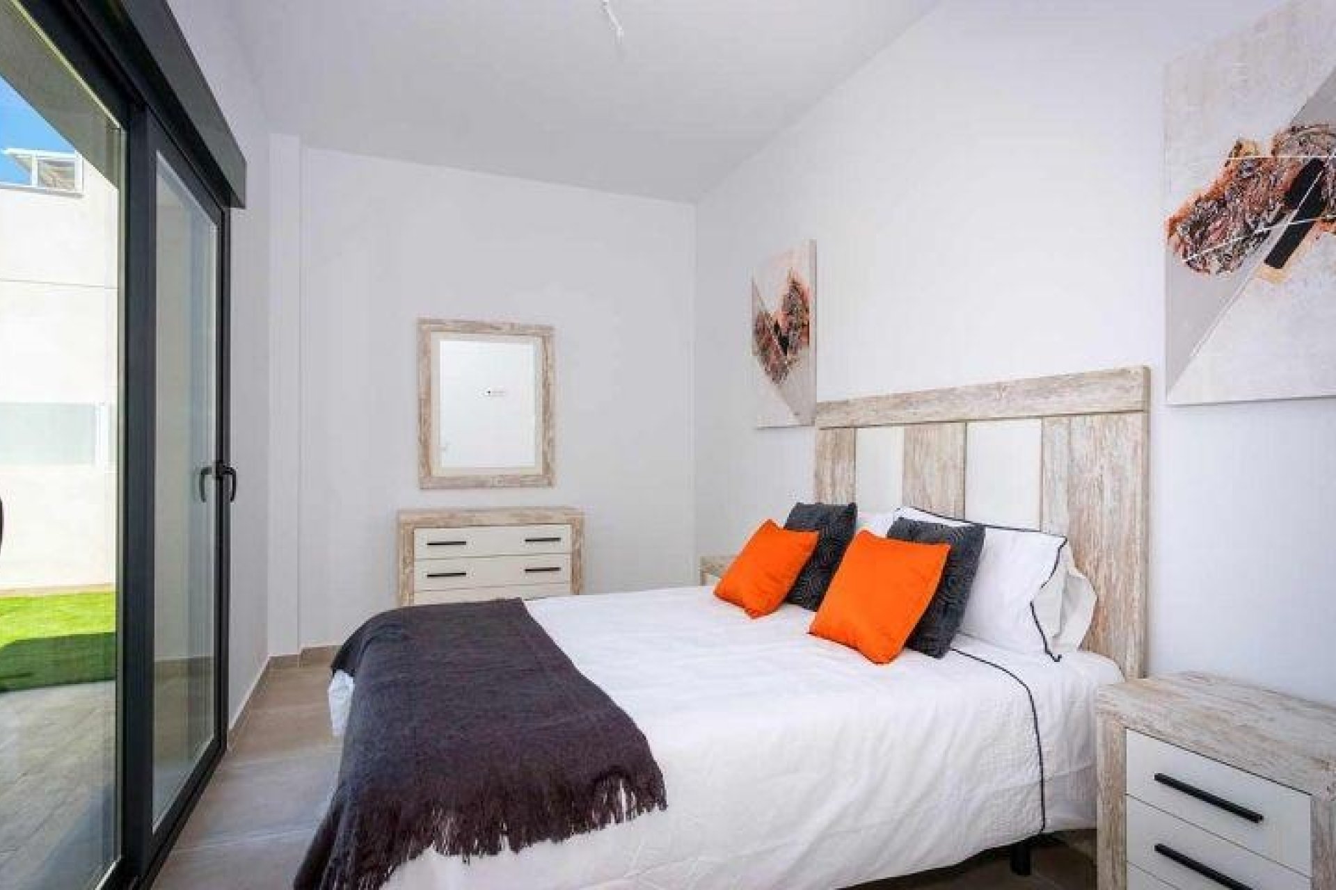 New Build - TOWNHOUSE - Daya Nueva