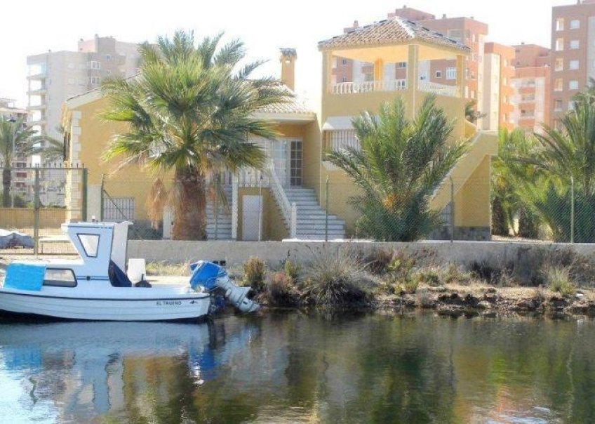 Nueva construcción - Chalet - La Manga del Mar Menor