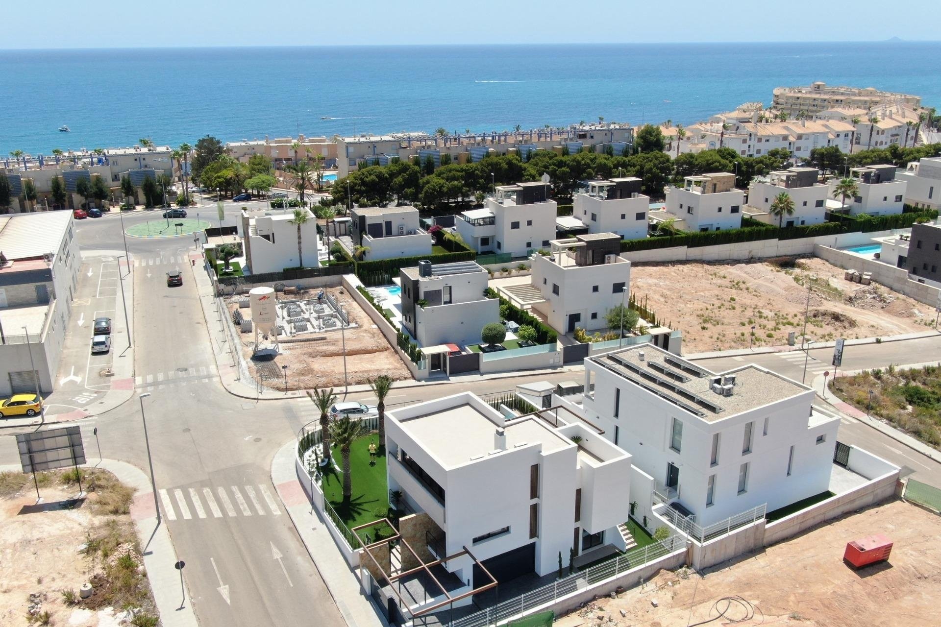 Nueva construcción - Chalet - Orihuela Costa
