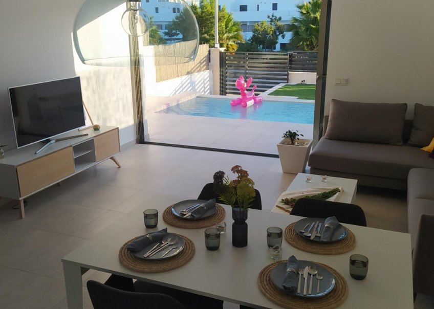 Nueva construcción - Chalet - Orihuela Costa