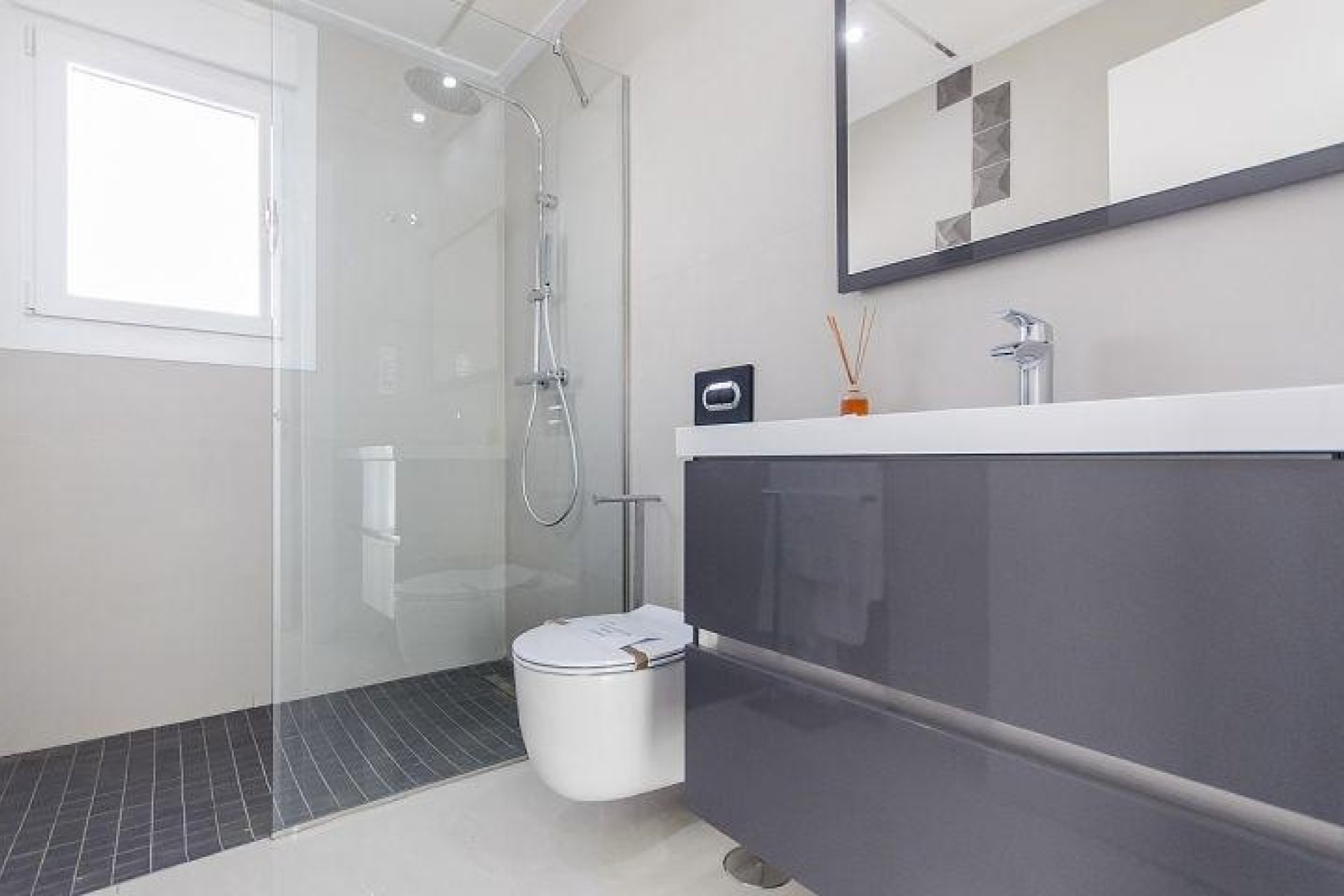 Nueva construcción - Chalet - Rojales