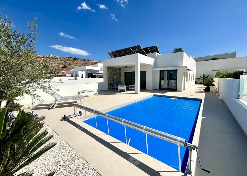 Nueva construcción - Chalet - Rojales