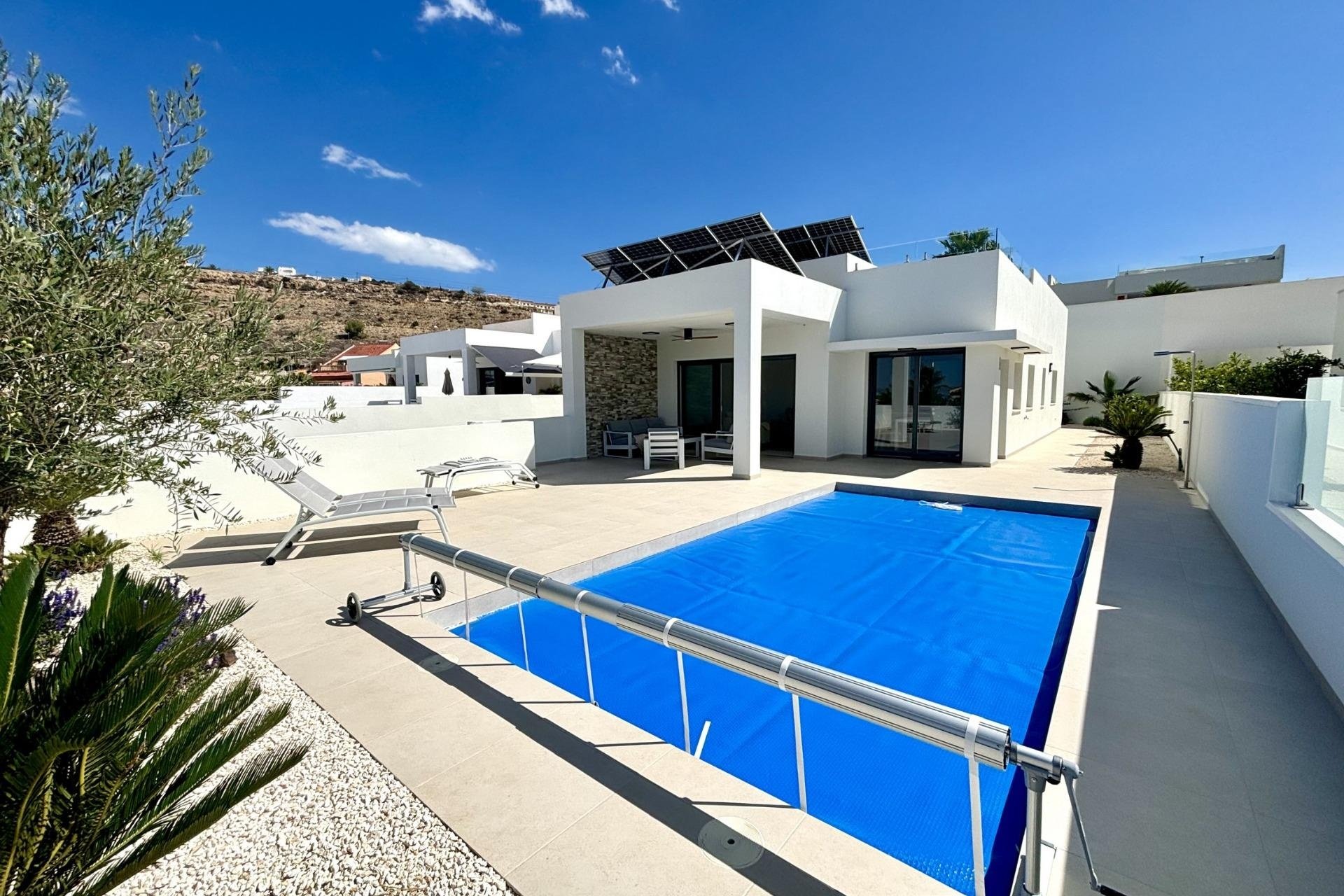 Nueva construcción - Chalet - Rojales