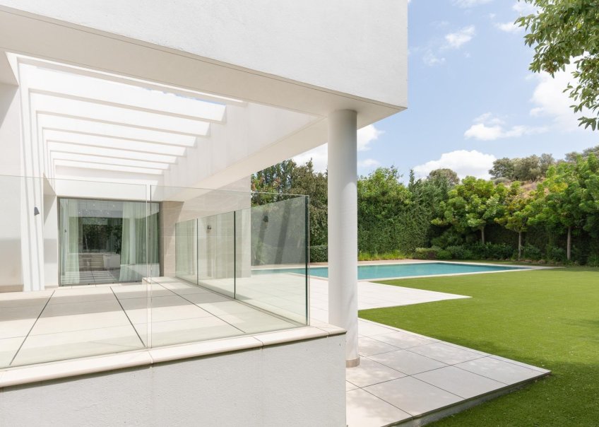 Nueva construcción - Villa - Estepona