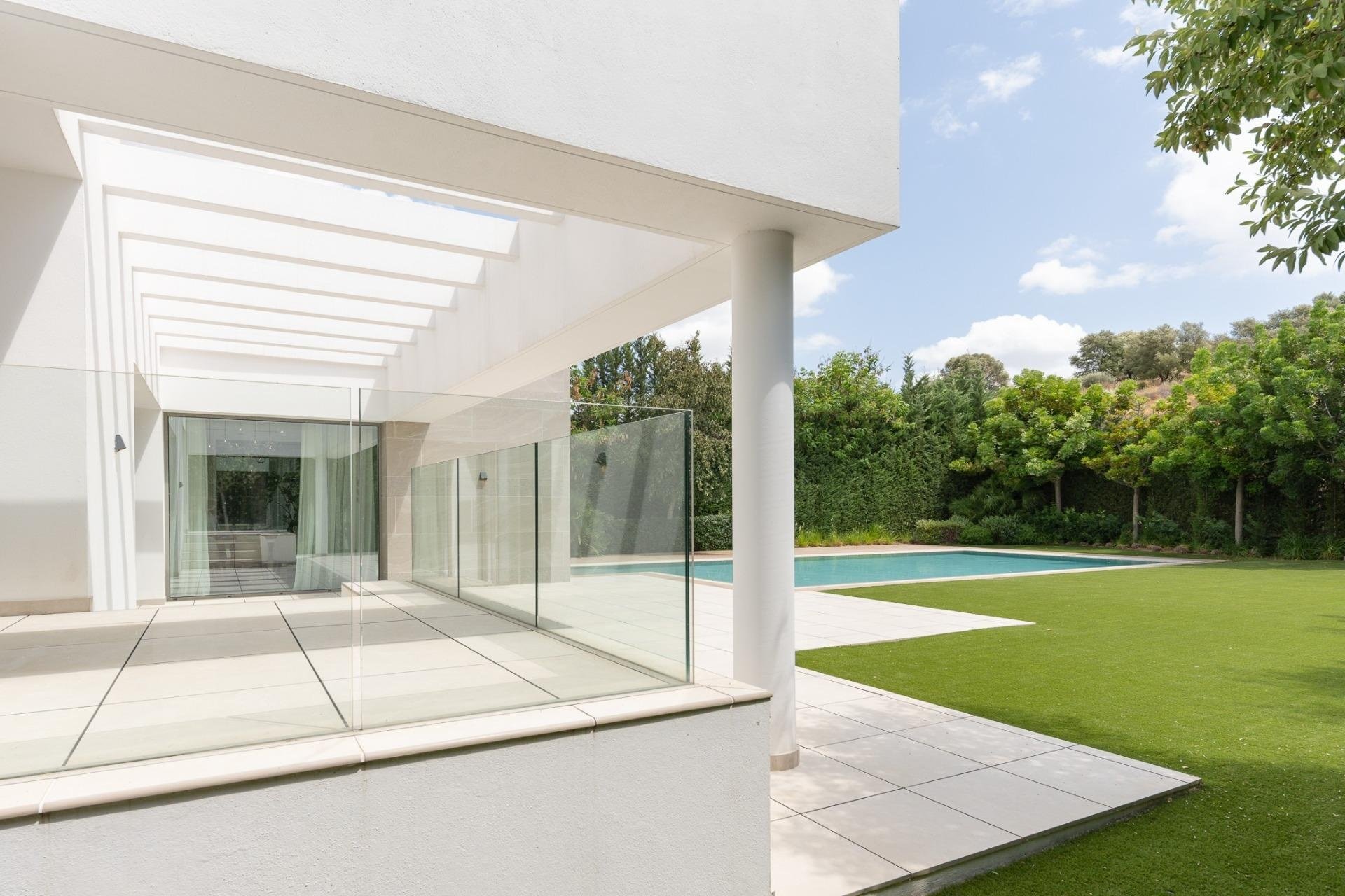 Nueva construcción - Villa - Estepona