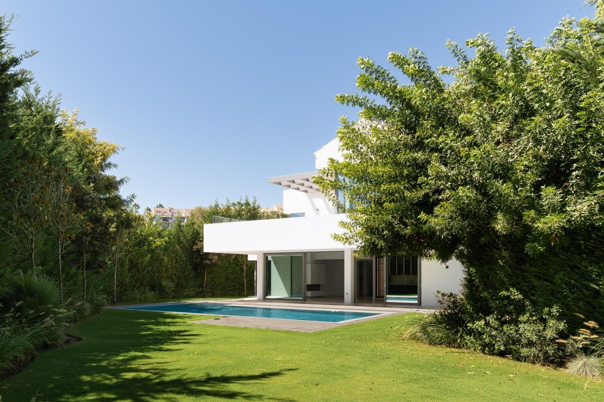 Nueva construcción - Villa - Estepona