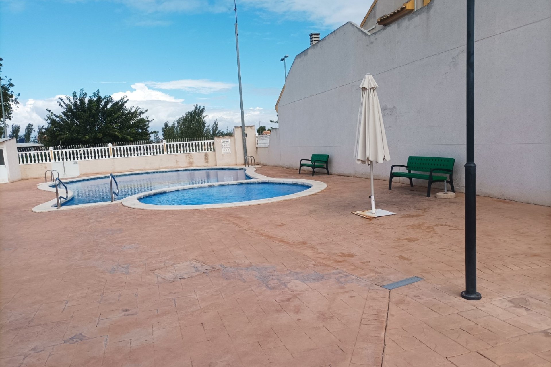 Sale - TOWNHOUSE - Daya Nueva