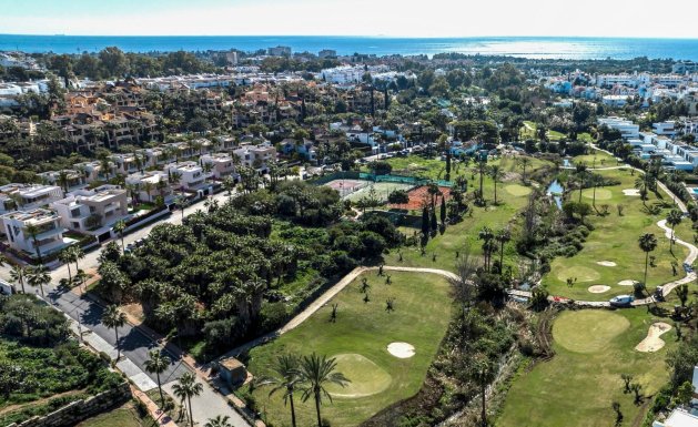 Nueva construcción - Chalet - Estepona