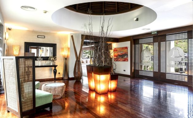Nueva construcción - Chalet - Estepona