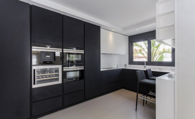 Nueva construcción - Chalet - Orihuela Costa