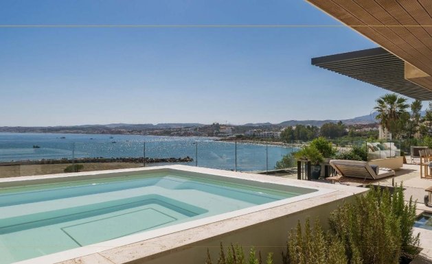 Neuf - APPARTEMENT  - Estepona