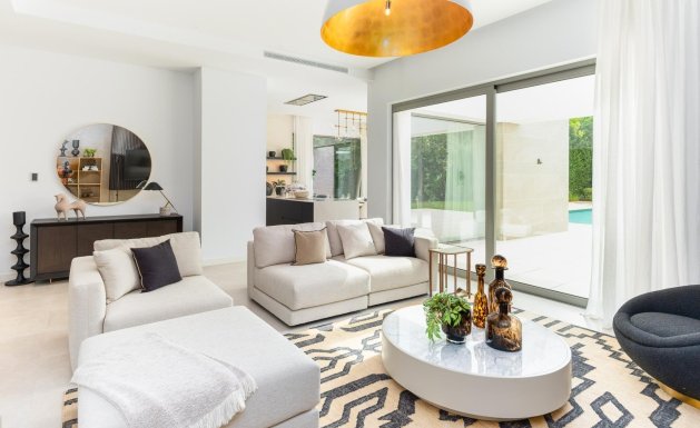 Nueva construcción - Villa - Estepona