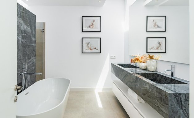 Nueva construcción - Villa - Estepona