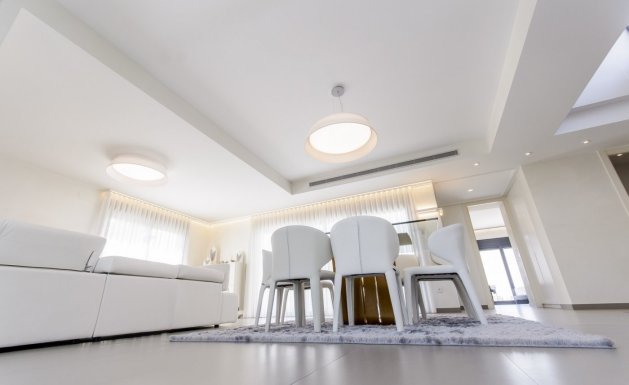 Nueva construcción - Chalet - Orihuela Costa