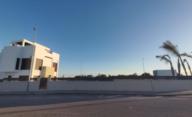 Nueva construcción - Chalet - Los Montesinos