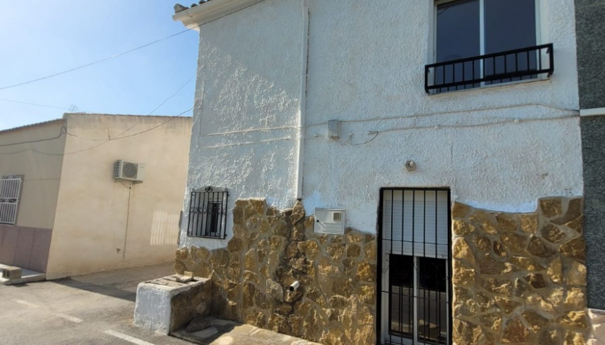  -  - Benejúzar