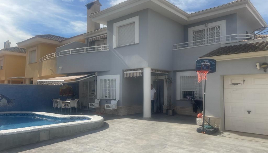  -  - Almoradi